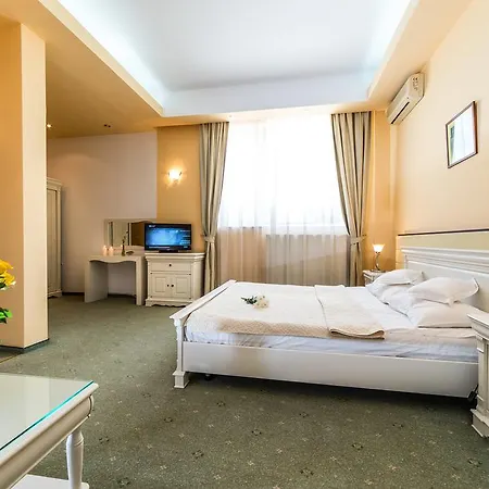 Opal Hotel 4*