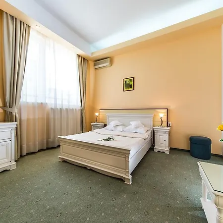 Hotel Opal